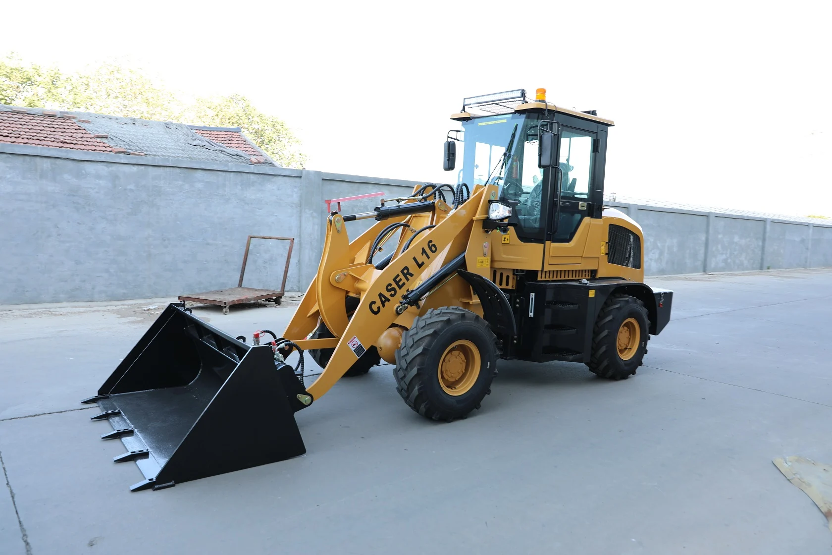 LOADER L16 - Image 2