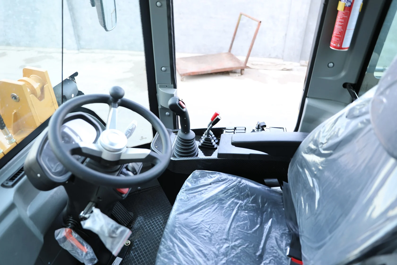 LOADER L16 - Image 9